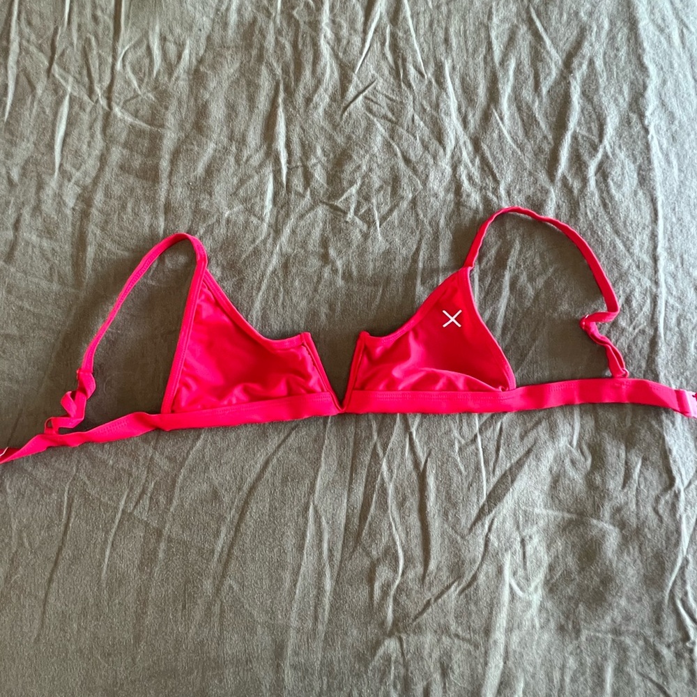 Boutine LA red bikini top